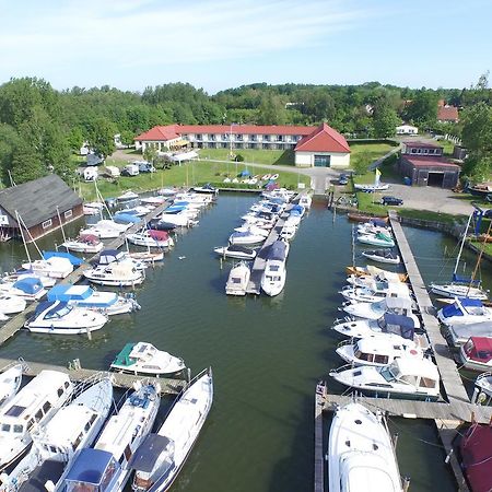 Aparthotel Am Heidensee Шверін Екстер'єр фото