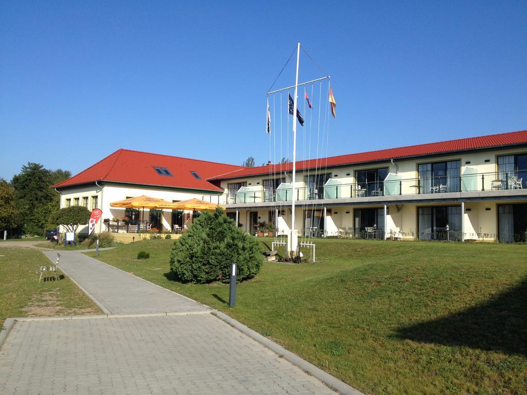 Aparthotel Am Heidensee Шверін Екстер'єр фото